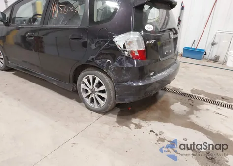 2013 Honda Fit Sport z USA, uszkodzony, nr VIN JHMGE8G55DC070094